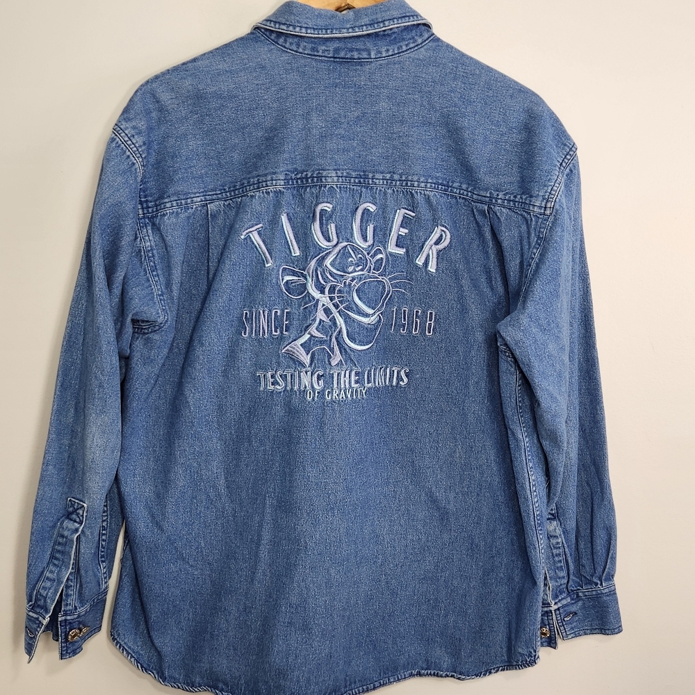 VTG Disney Store TIGGER Embroidered  Denim Button Up Shirt Size L  90s Y2K